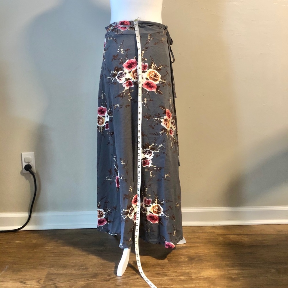 NWOT Slimming Floral Long Wrap Around Skirt - Picture 12 of 16